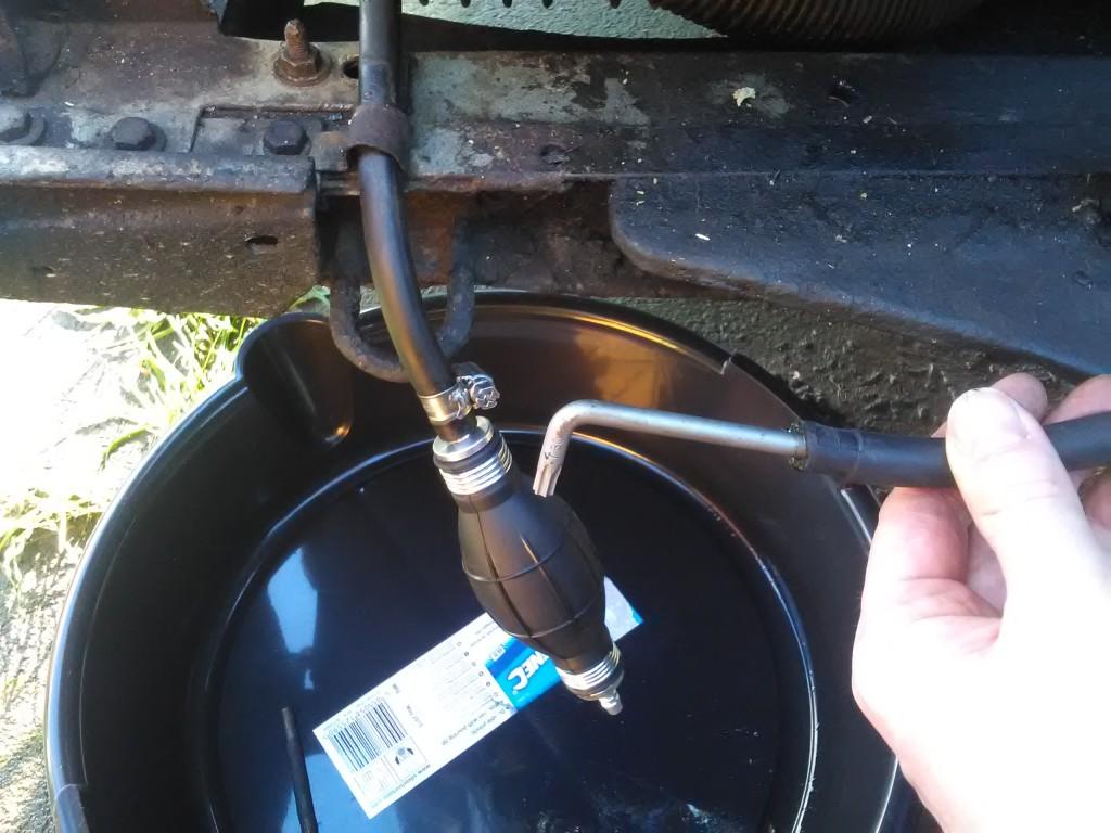 Stopping up a 2Cv fuel line