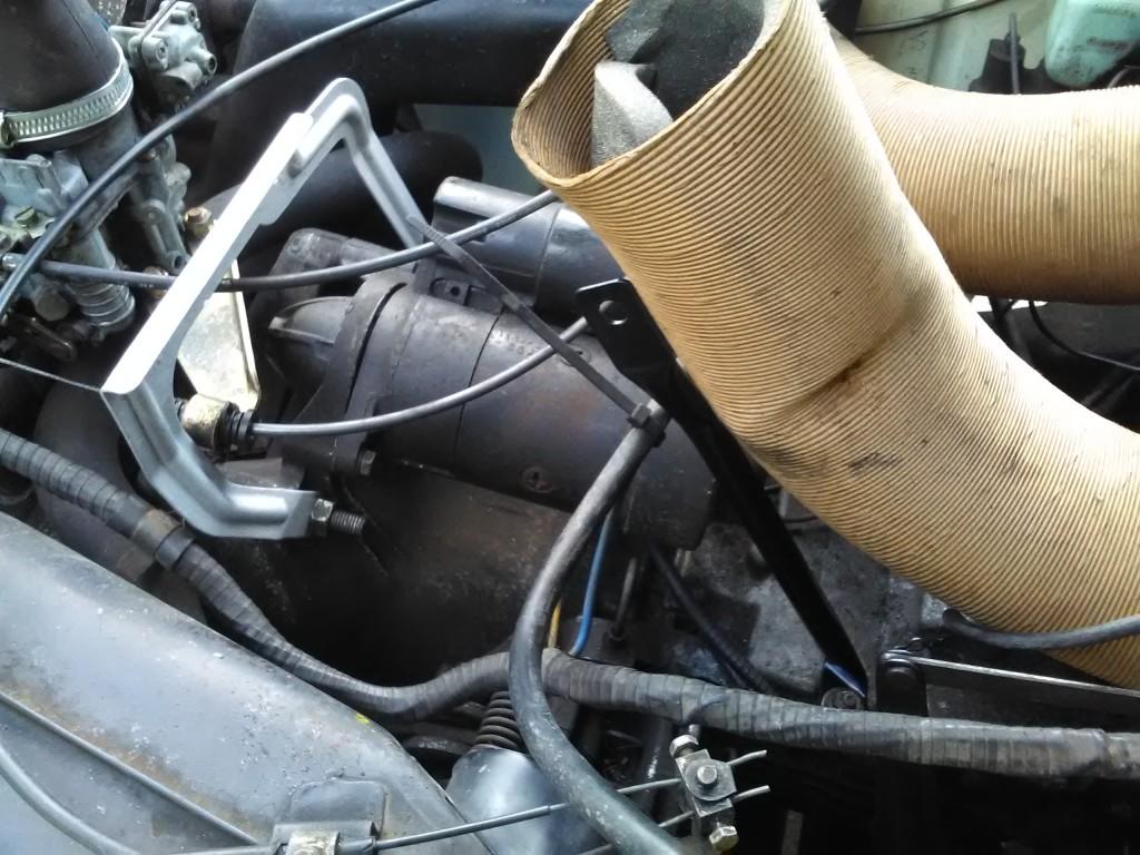 2CV airbox supports