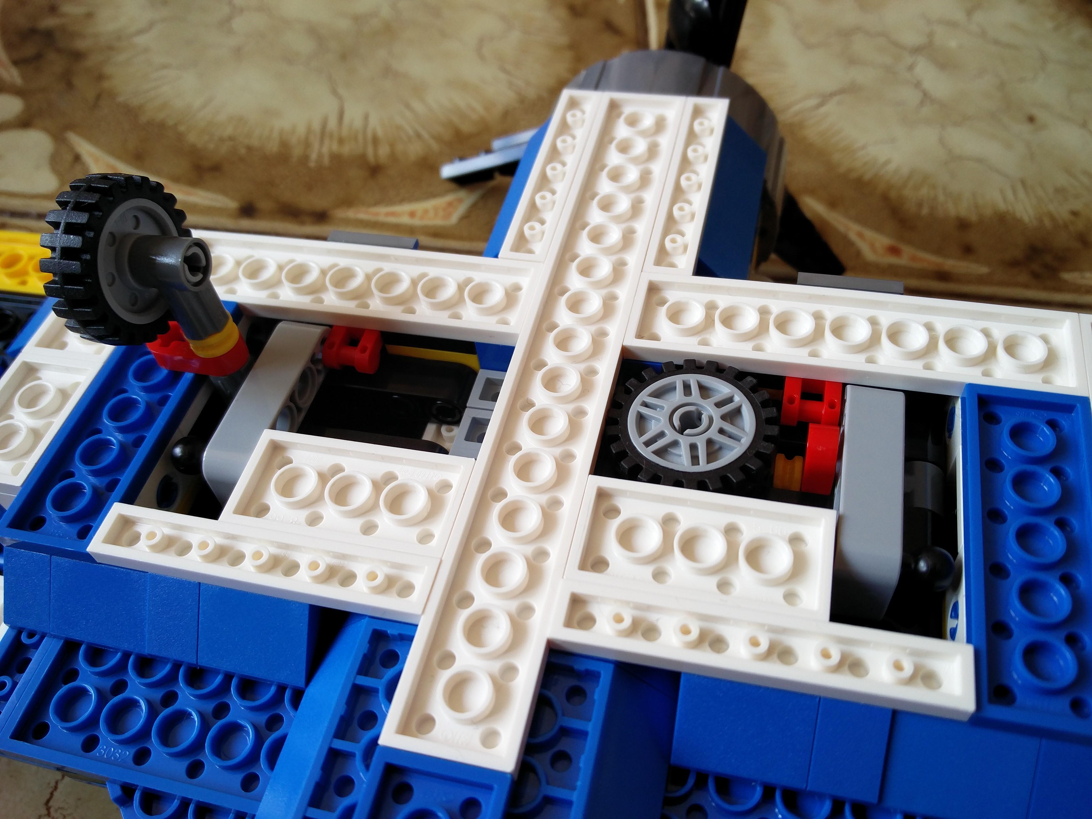 Lego Creator 31011 retractable undercarriage
