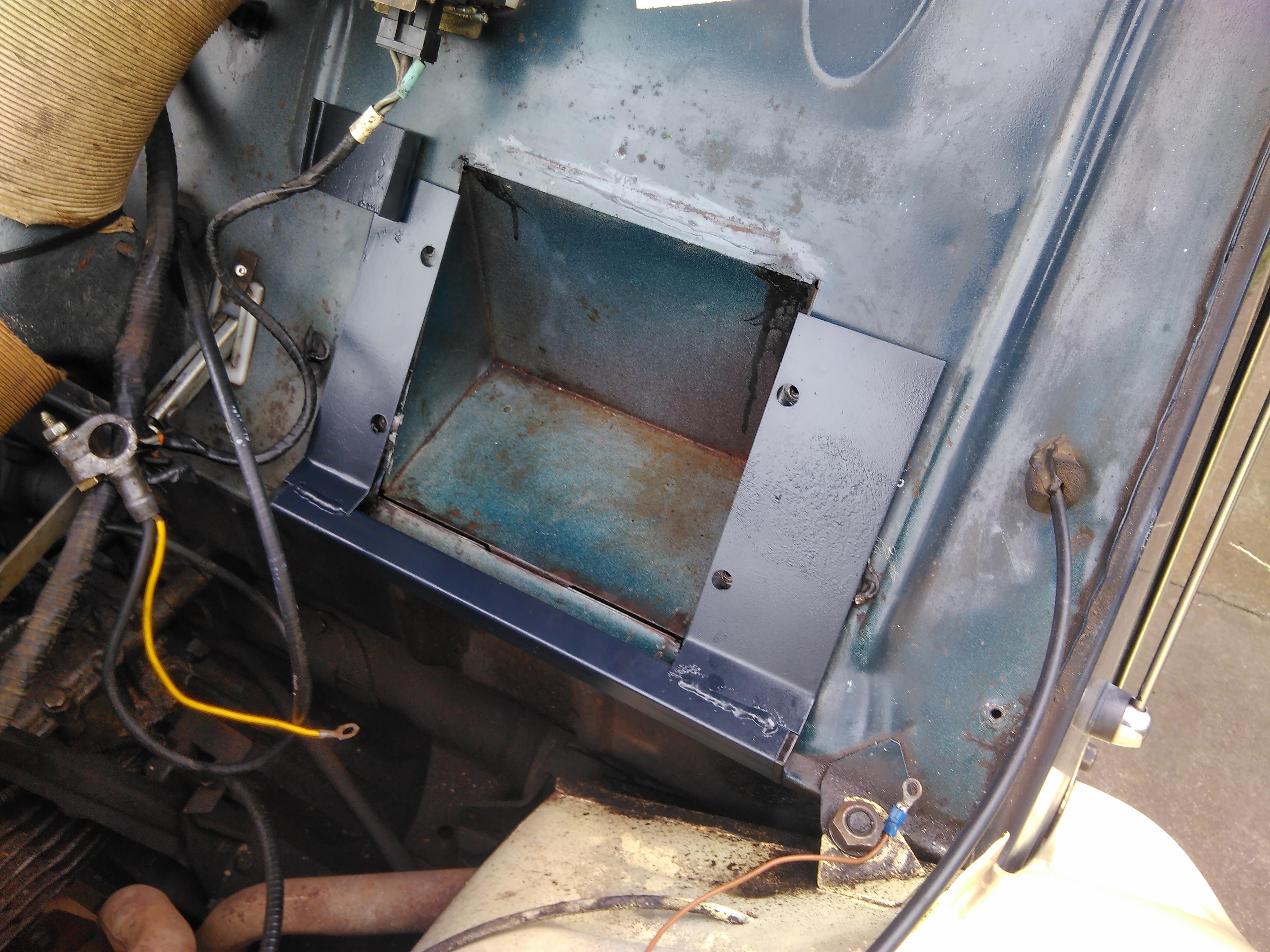 2CV battery tray reinforcement plate in-situ