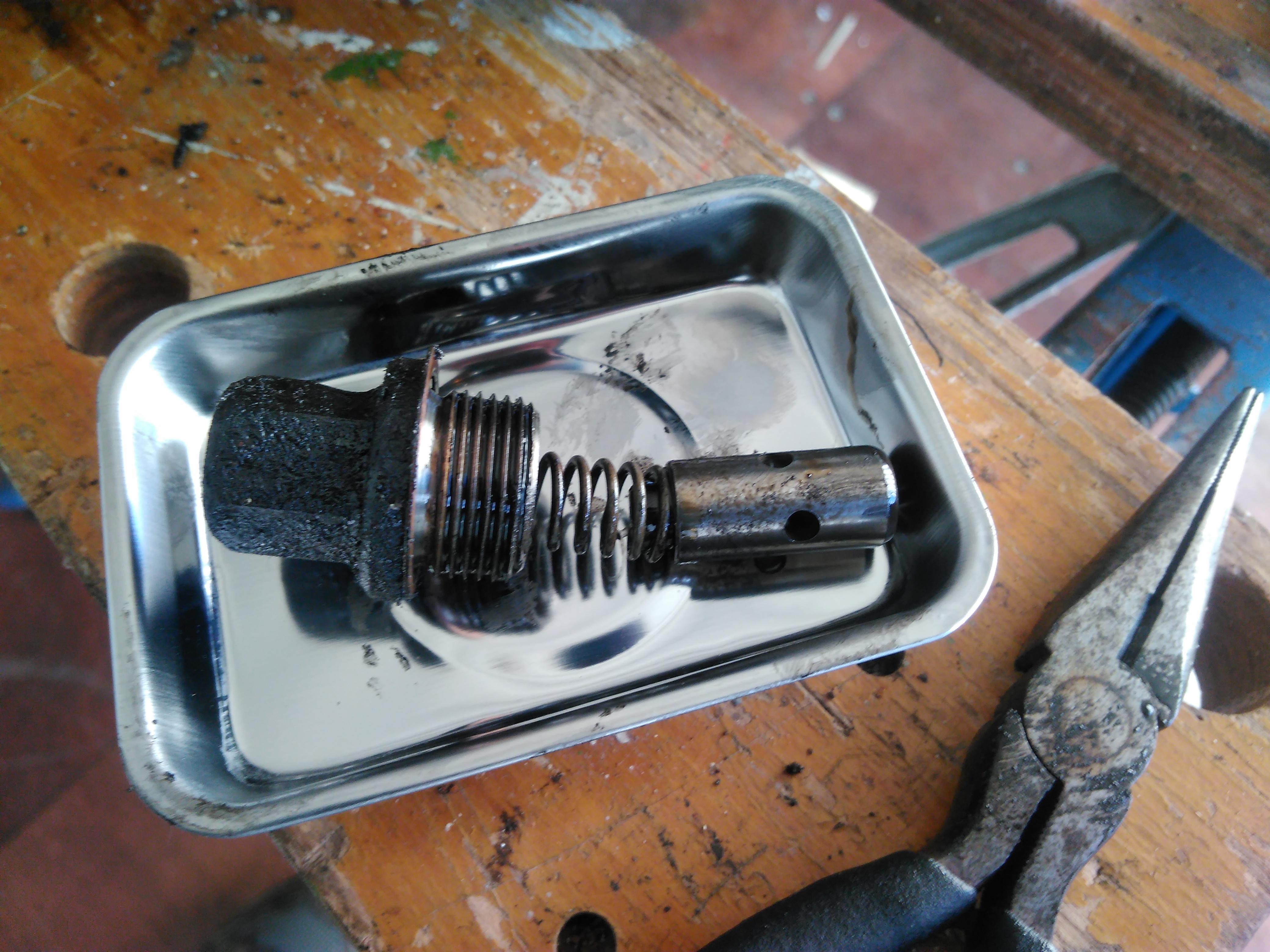 2CV oil pressure release valve internals