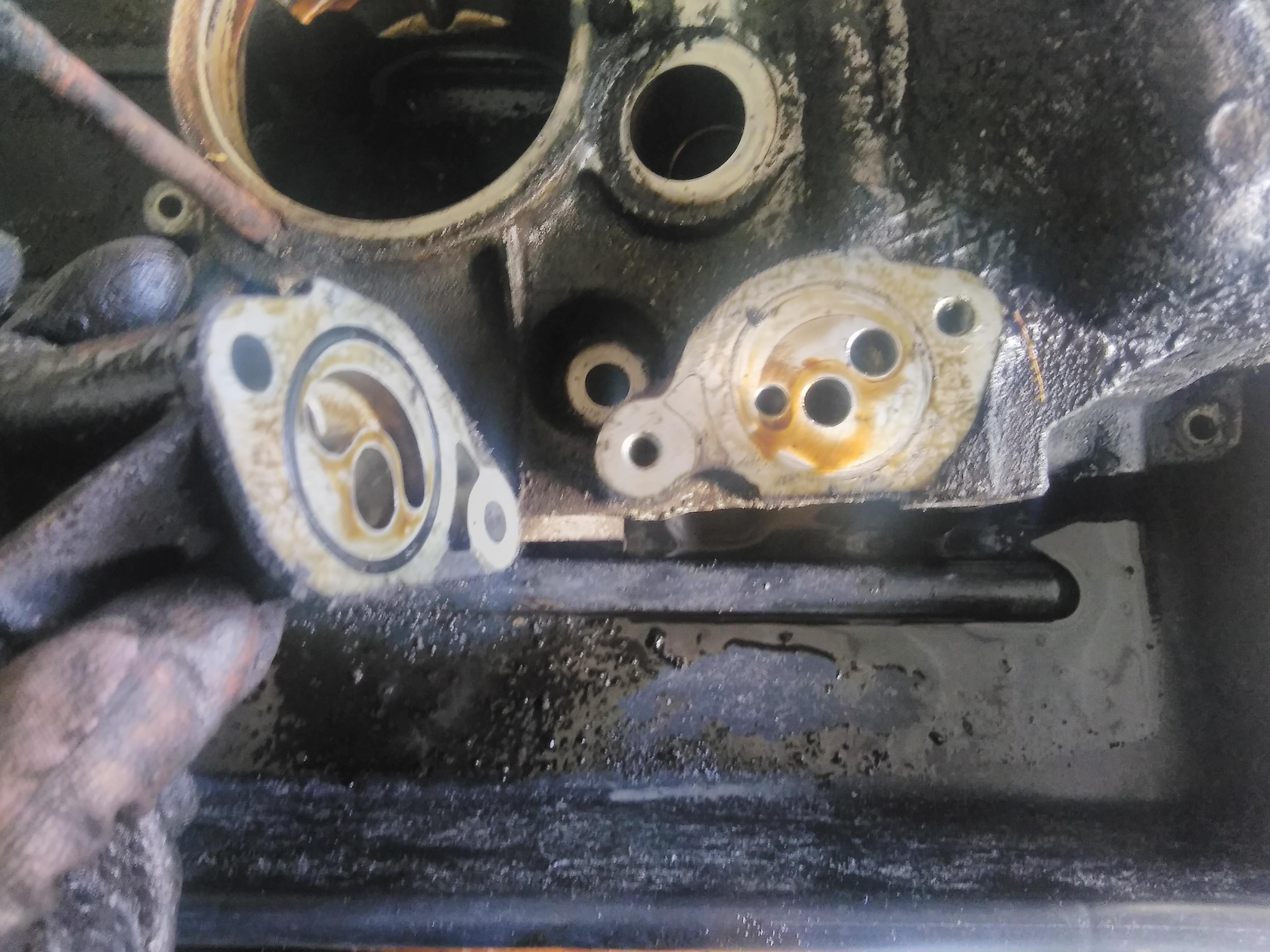 2CV oil filter mounting plate
