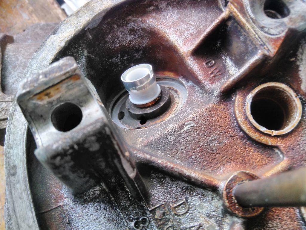 2CV vale stem oil seal fitting