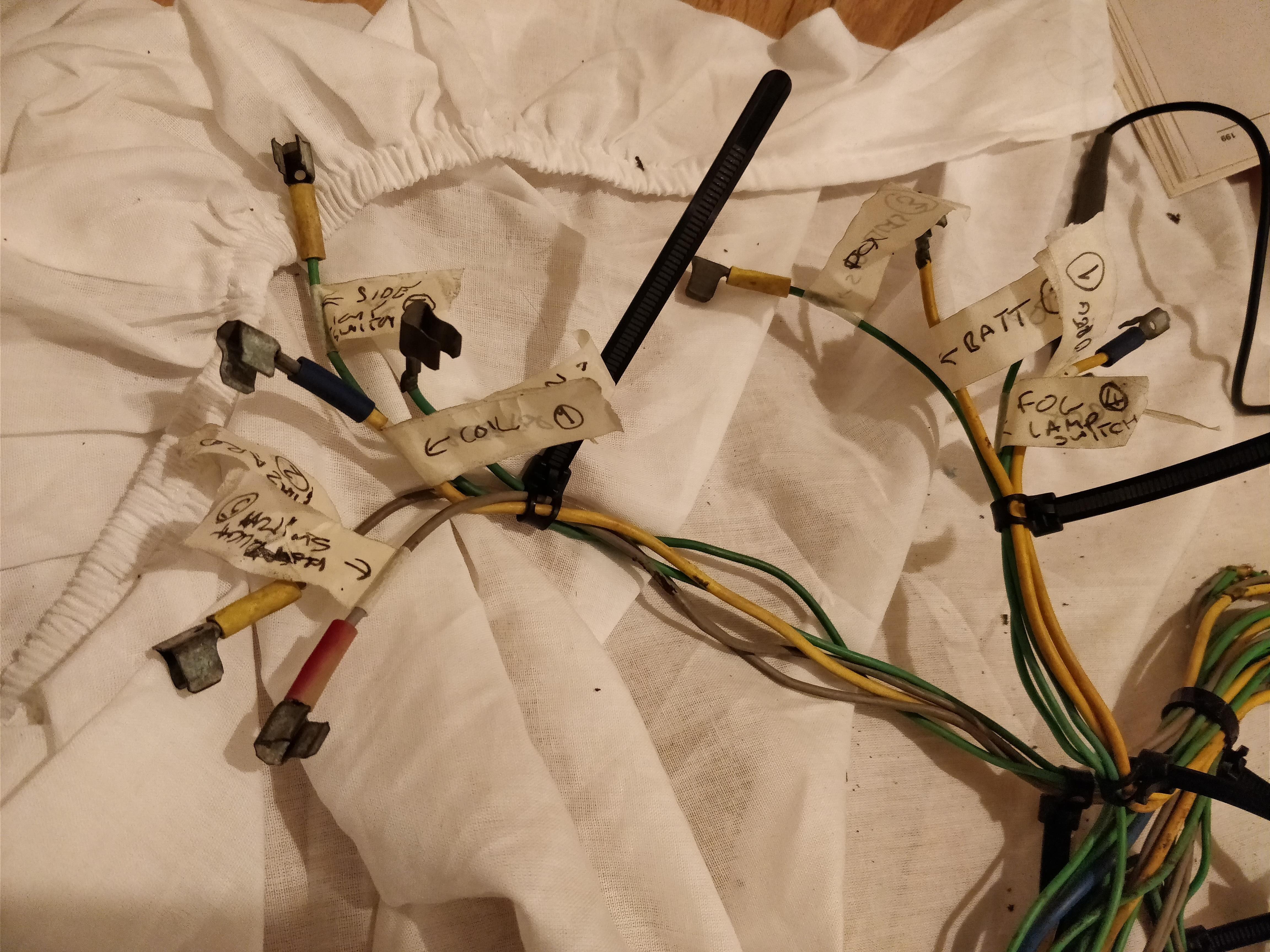 2CV wiring loom fuse connectors